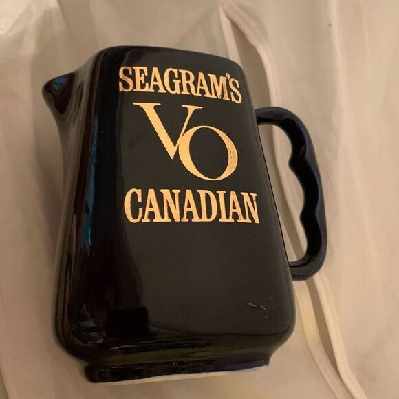 Seagram’s VO Canadian Whisky Blue Ceramic Pitcher - Picture 3 of 9